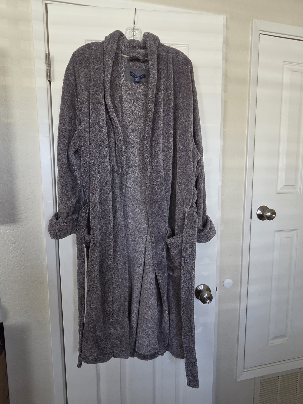 Tommy Bahama Gray Plush Fleece Robe